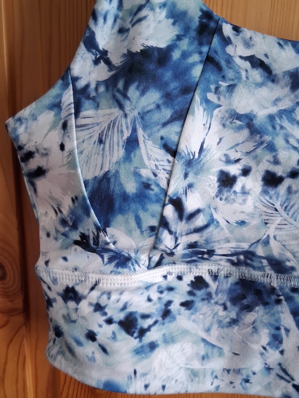 New Activ8 White Blue Stretch Performance Yoga Workout Sports Bra Size M - Picture 2 of 7